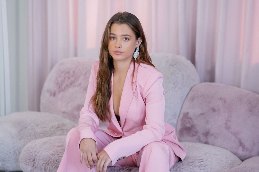 Victoria Nadine Image